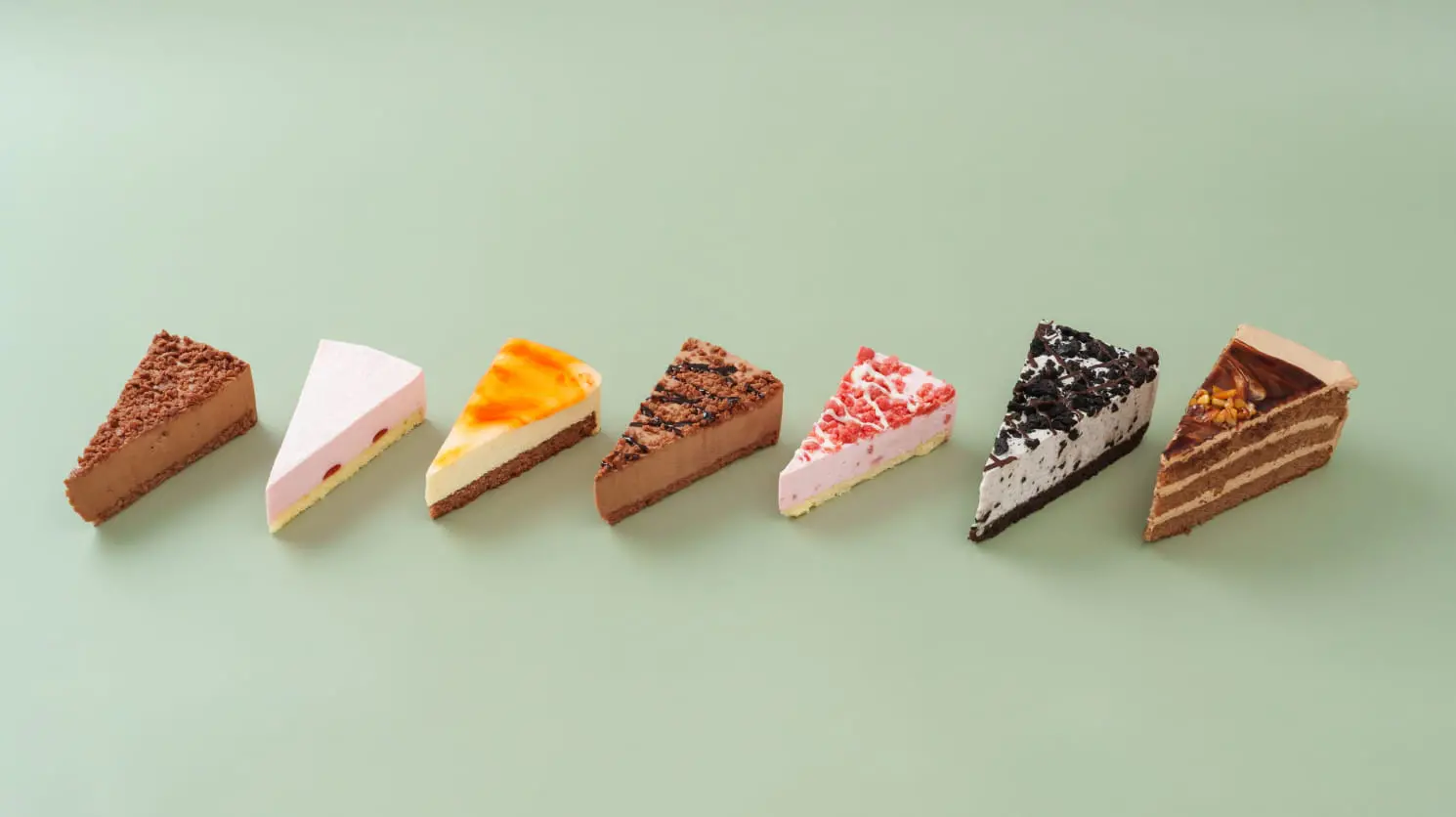 複数のカットケーキを並べた商品写真